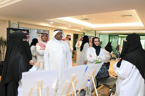 مستشفى الإمام عبد الرحمن بن فيصل بالدمام يحتفي باليوم العالمي للمختبرات