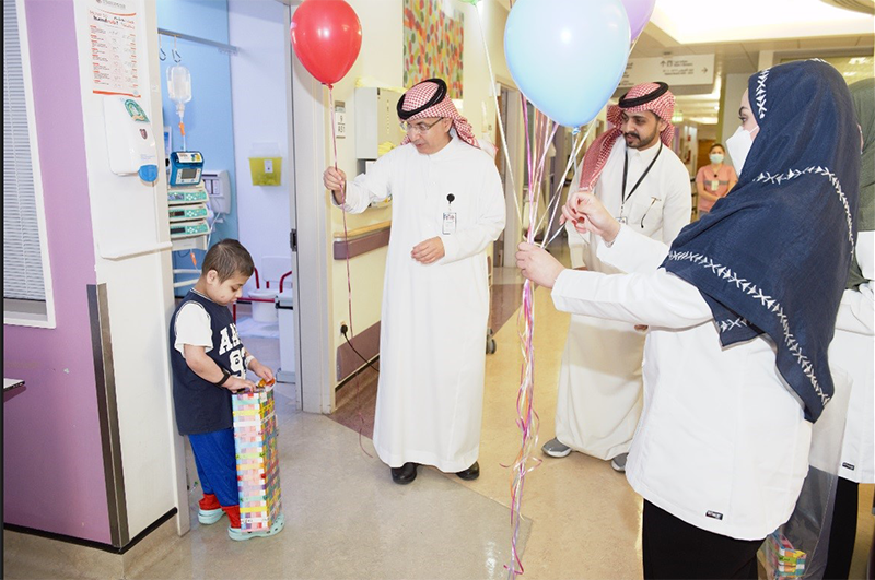 تهنئة عيد الفطر المبارك لمرضى مدينة الملك عبدالعزيز الطبية بالرياض