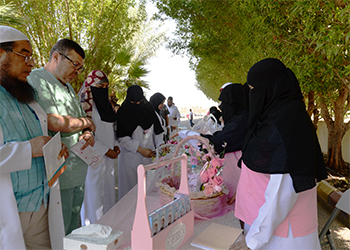 حملة توعوية عن سرطان الثدي بالمدينة المنورة