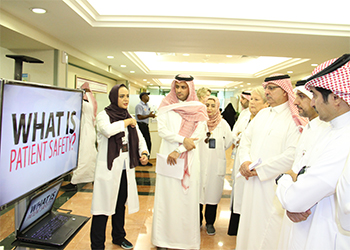 جولة تفقدية للتأكد من سلامة المرضى في يومهم العالمي