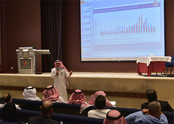 مناقشة تطوير الرعاية الطارئة بالشؤون الصحية