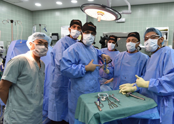 استبدال مفصل الركبة بتقنية الروبوت