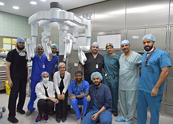 نجاح أو عملية استئصال ورم سرطاني باستخدام جهاز الروبوت (الجراح الآلي دافنشي Di Vinci )